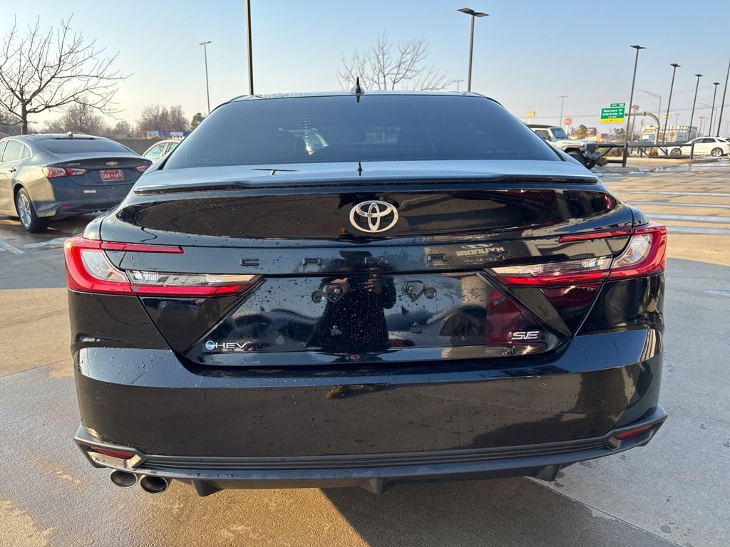 Used 2025 Toyota Camry SE image 5
