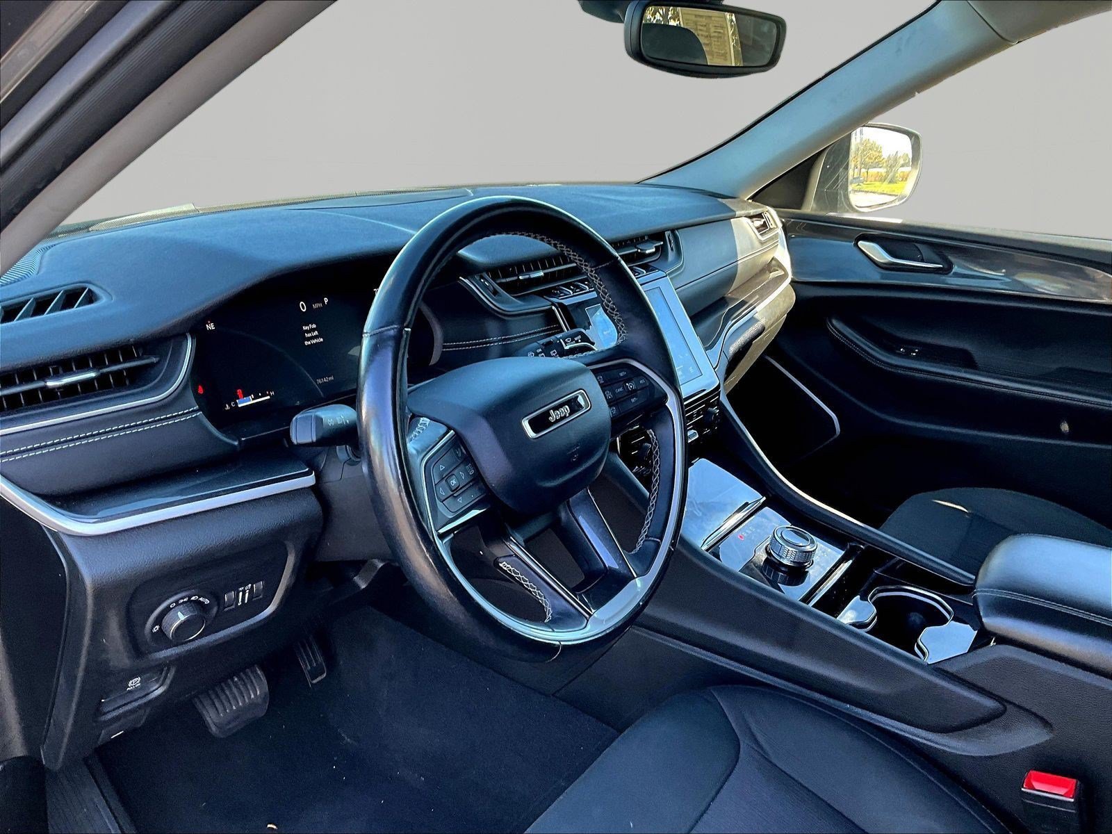 Used 2021 Jeep Grand Cherokee L Laredo w/ Luxury Tech Group I AWD/4WD image 17