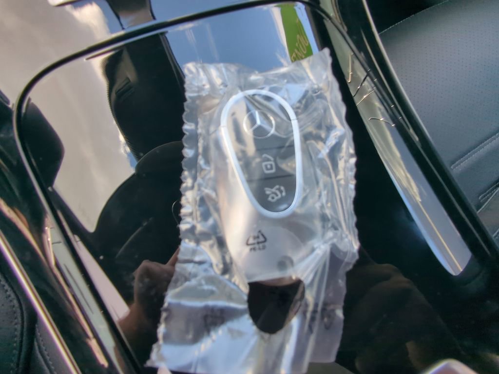 Certified 2025 Mercedes-Benz GLC 350e 4MATIC image 26