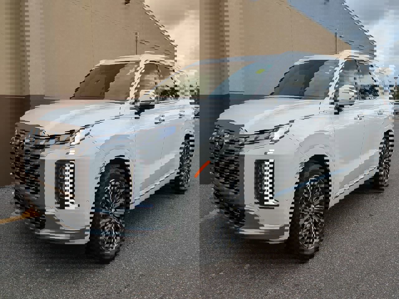 Used 2025 Hyundai Palisade Calligraphy image 8
