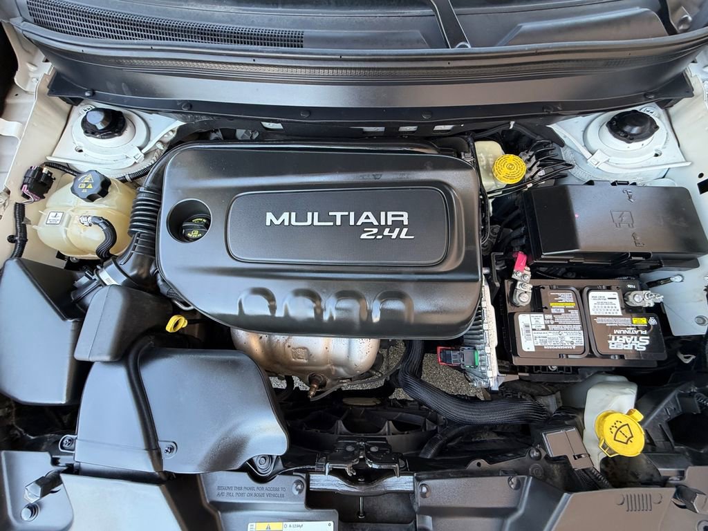 Used 2015 Jeep Cherokee Sport FWD image 9