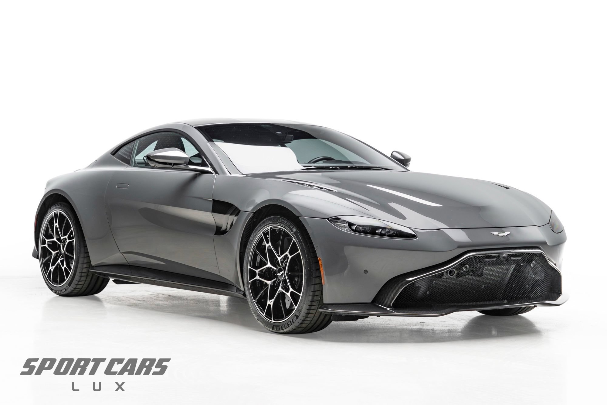 Used 2020 Aston Martin V8 Vantage AMR RWD image 1