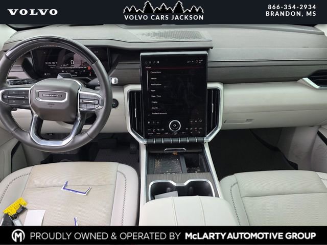 Used 2025 GMC Acadia Denali w/ Super Cruise Package FWD image 4
