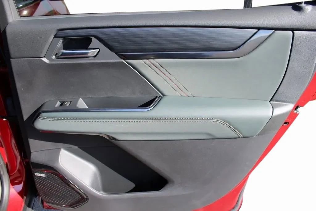 New 2025 GMC Acadia AT4 w/ Super Cruise Package image 25