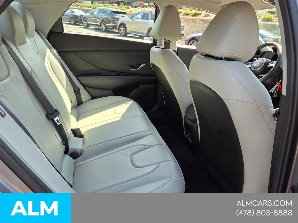 Used 2024 Hyundai Elantra SE FWD image 14