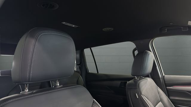 Used 2025 Buick Enclave Preferred AWD/4WD image 37