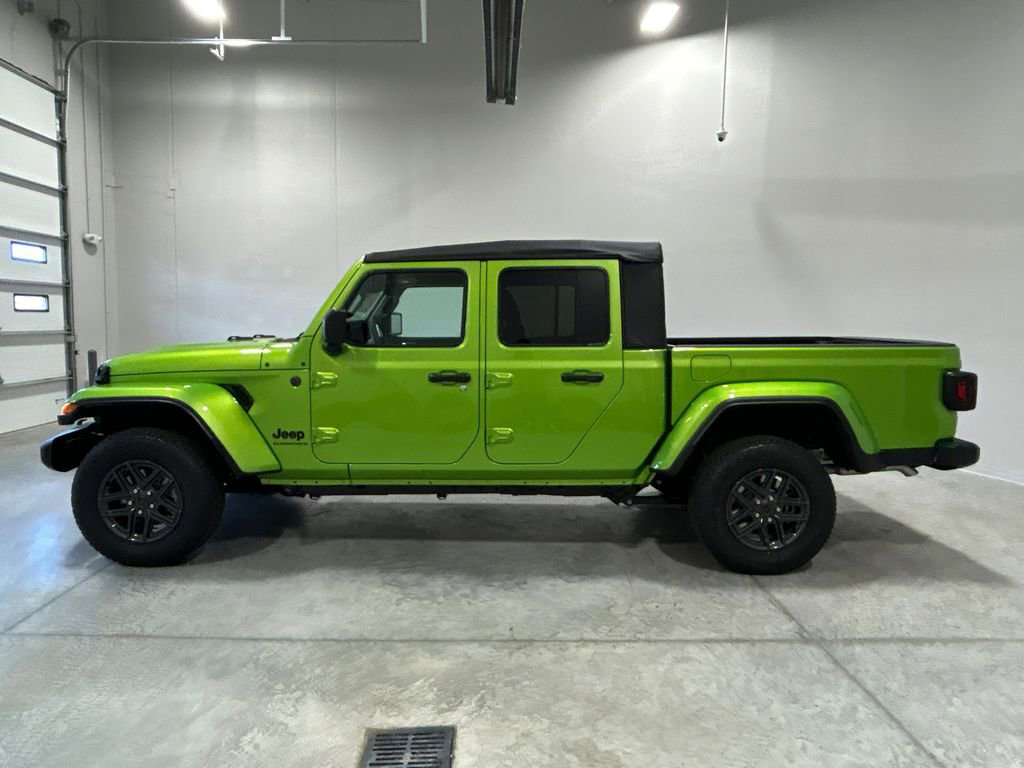 New 2026 Jeep Gladiator Sport image 9