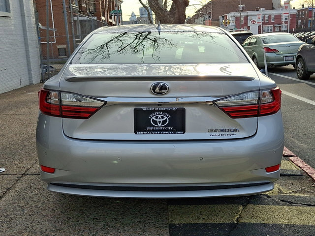 Used 2016 Lexus ES 300h image 5