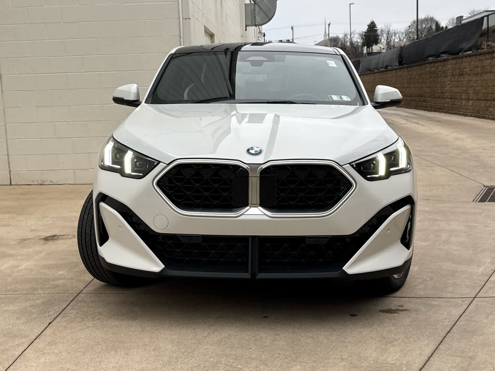 Used 2026 BMW X2 xDrive28i w/ Convenience Package AWD/4WD image 2