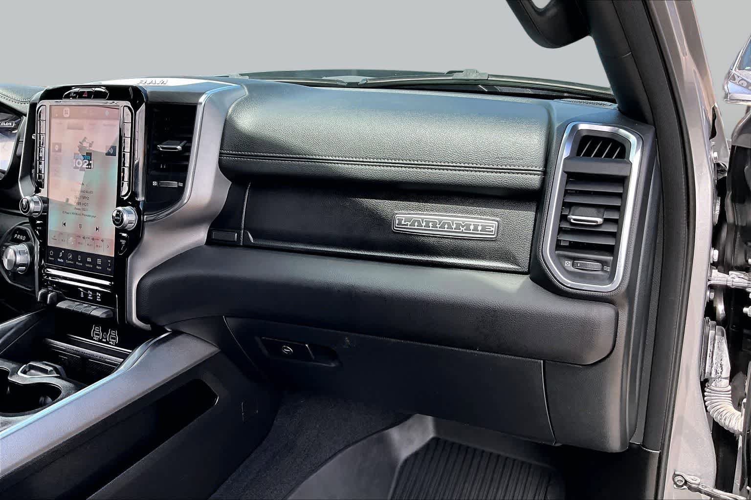 Used 2025 RAM 1500 Laramie w/ Sport Appearance Package AWD/4WD image 18