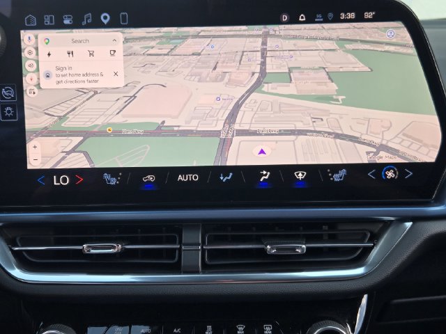 Certified 2024 Chevrolet Equinox EV LT FWD image 10