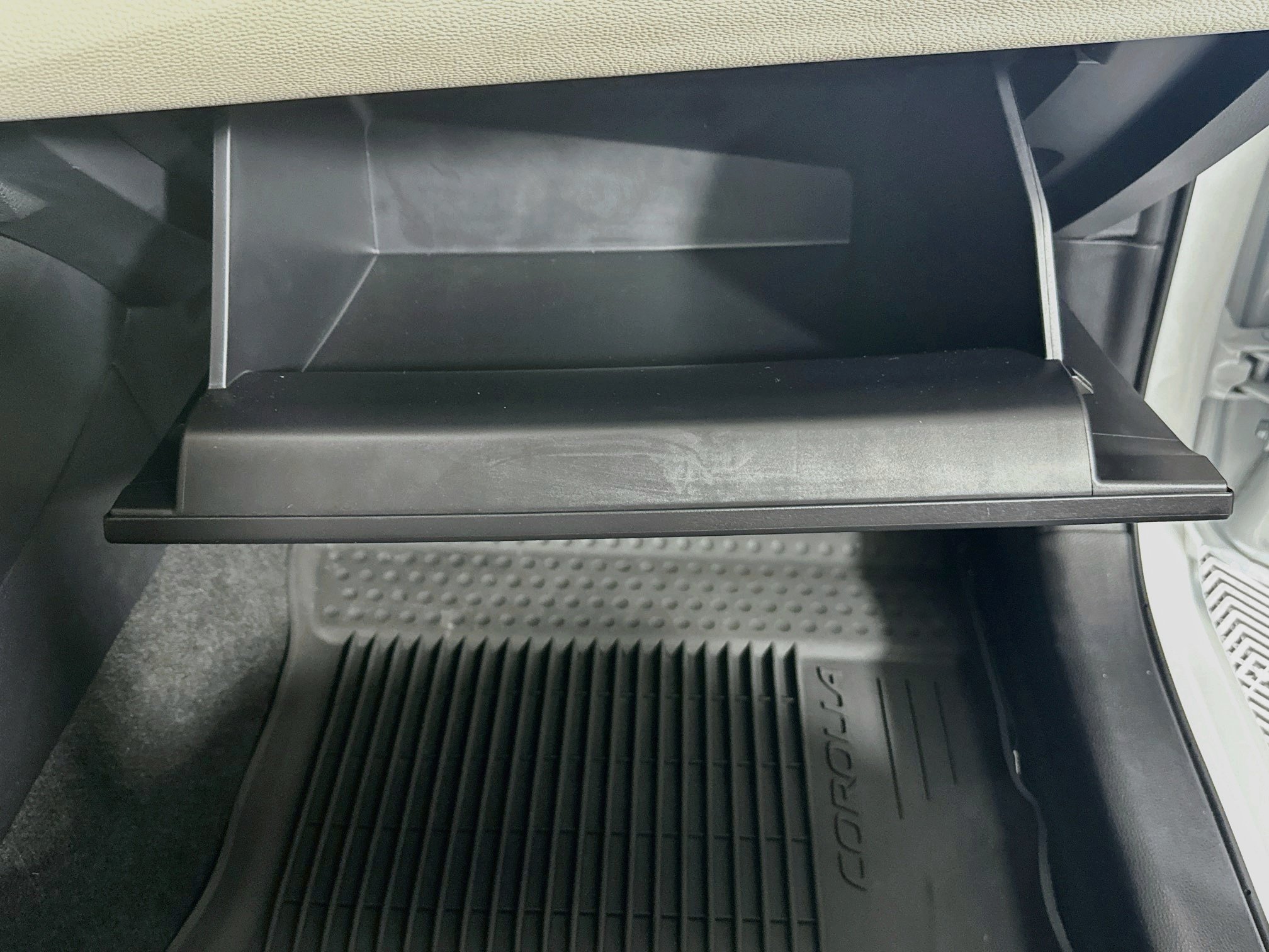 Certified 2025 Toyota Corolla LE FWD image 31