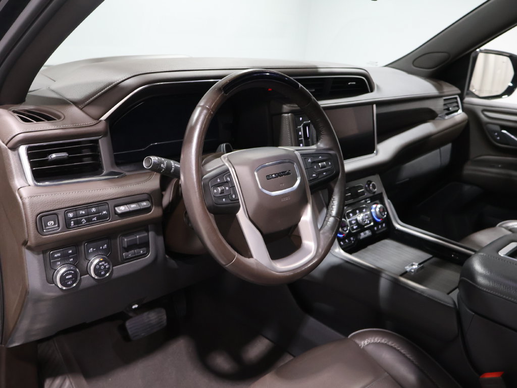 Used 2024 GMC Yukon XL Denali w/ Denali Reserve Package AWD/4WD image 17