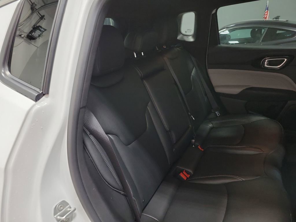 Used 2025 Jeep Compass Limited image 26