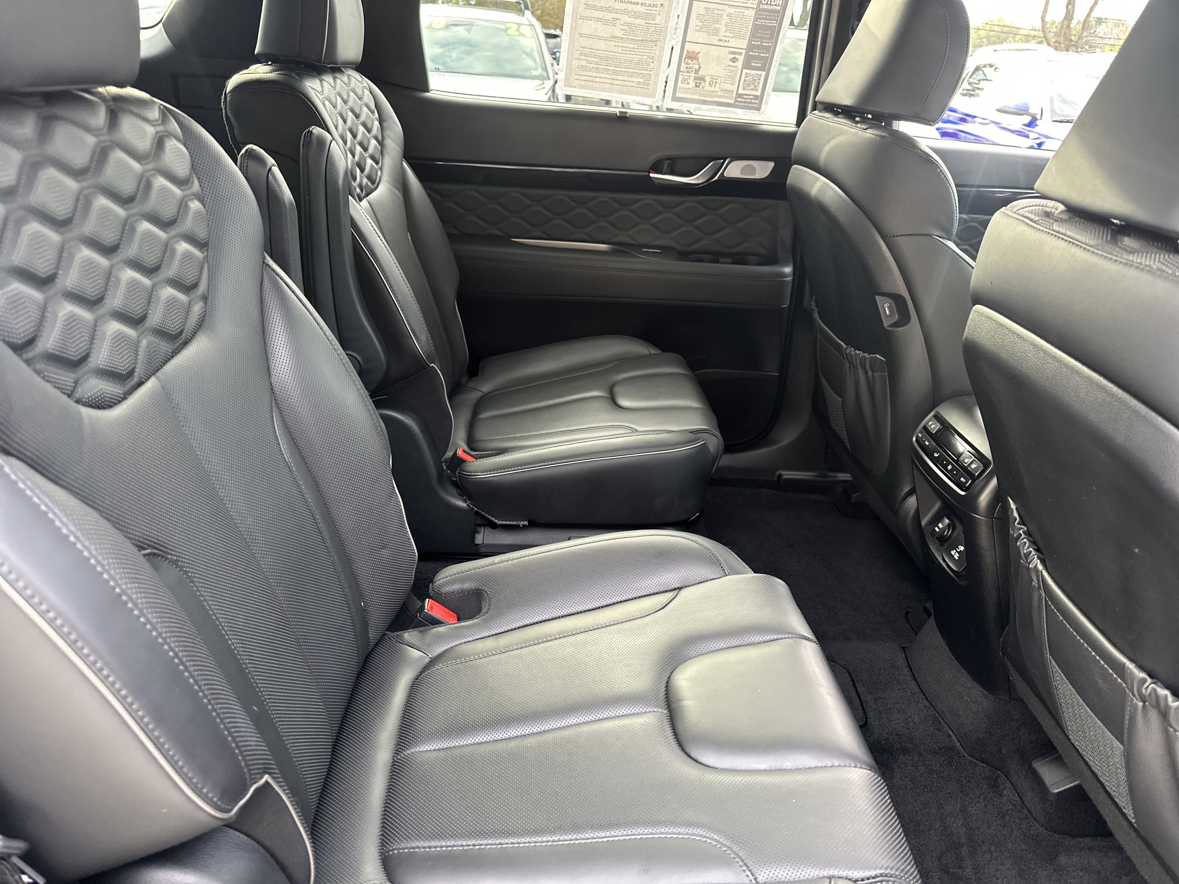 Used 2022 Hyundai Palisade Calligraphy image 14