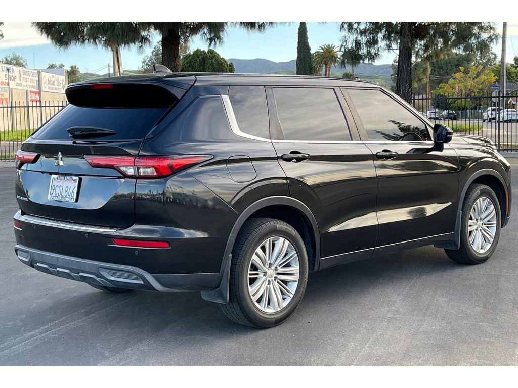 Used 2022 Mitsubishi Outlander ES image 6