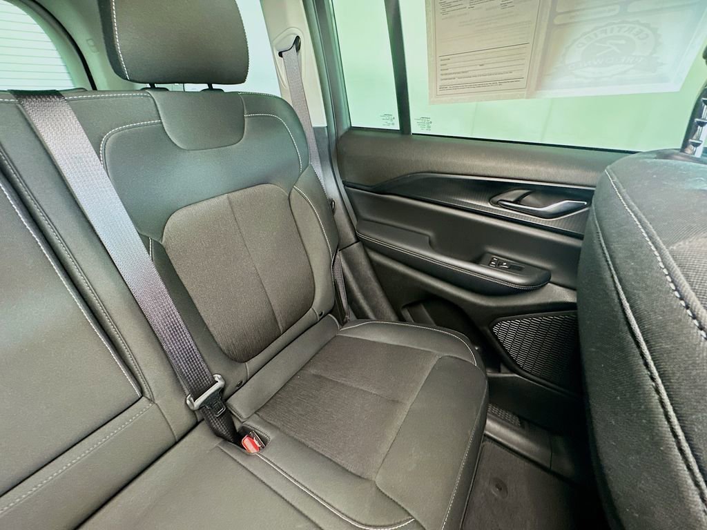 Used 2023 Jeep Grand Cherokee Laredo w/ Luxury Tech Group I image 14