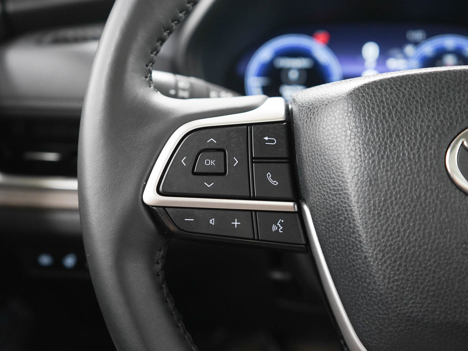 Used 2024 Toyota Grand Highlander AWD Hybrid image 27