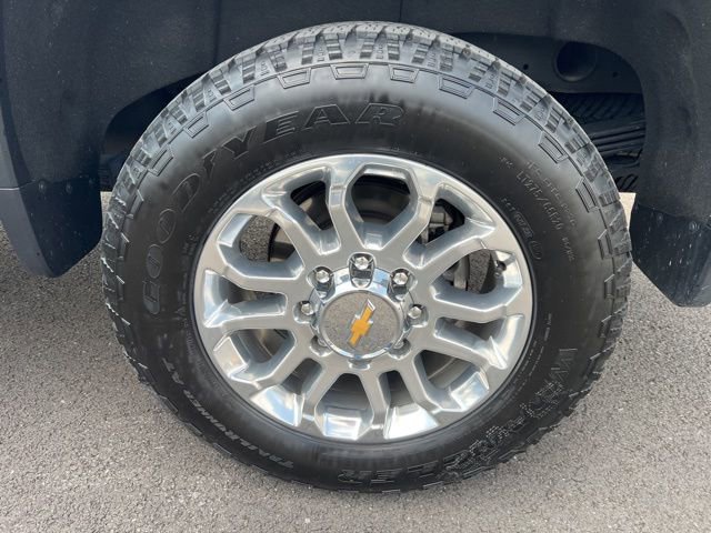Used 2025 Chevrolet Silverado 2500 LTZ w/ LTZ Premium Package AWD/4WD image 40