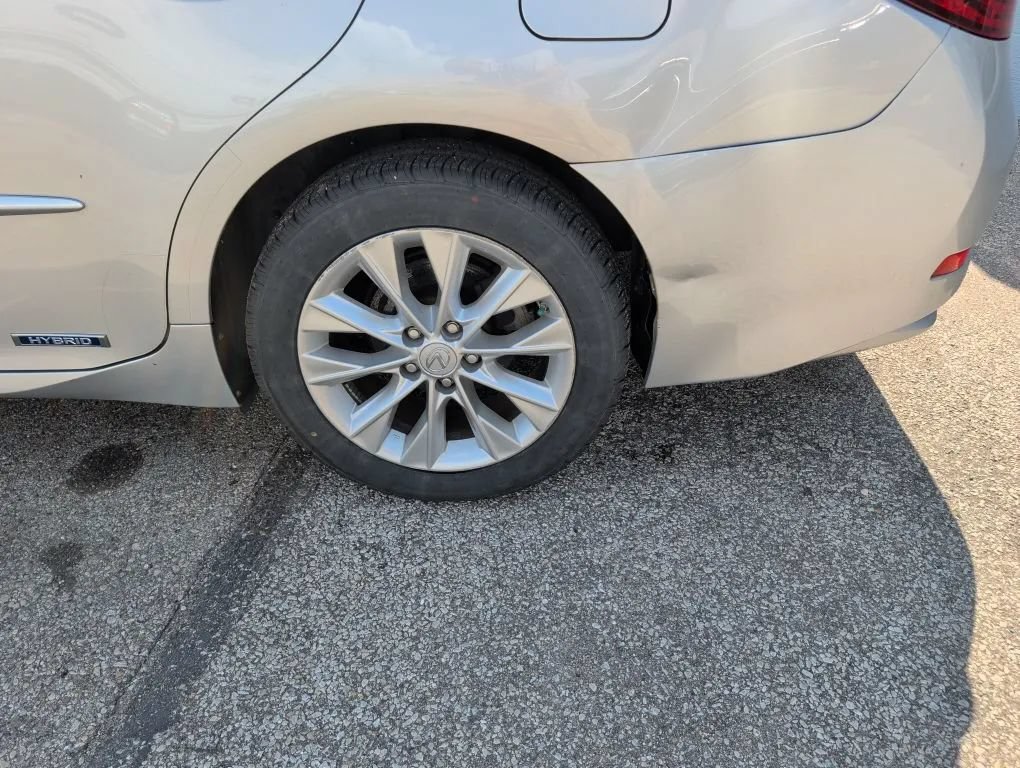 Used 2013 Lexus ES 300h w/ Luxury Pkg FWD image 25
