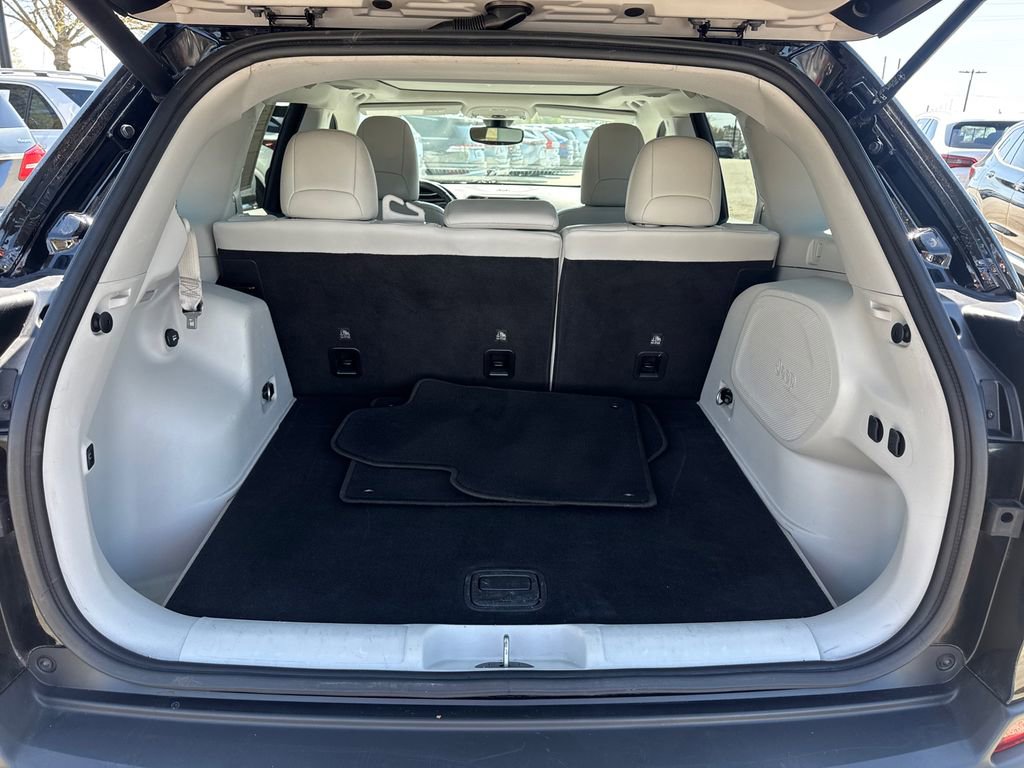 Used 2020 Jeep Cherokee Limited image 18