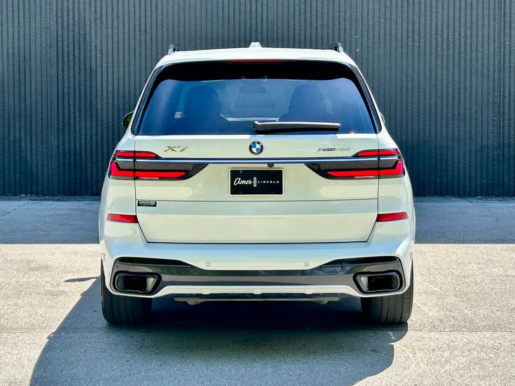 Used 2023 BMW X7 xDrive40i w/ M Sport Package AWD/4WD image 5