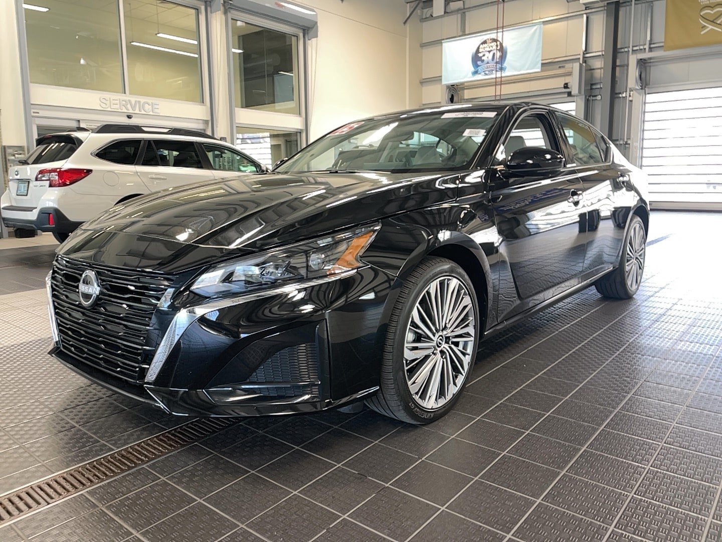 Used 2025 Nissan Altima 2.5 SL AWD/4WD image 3
