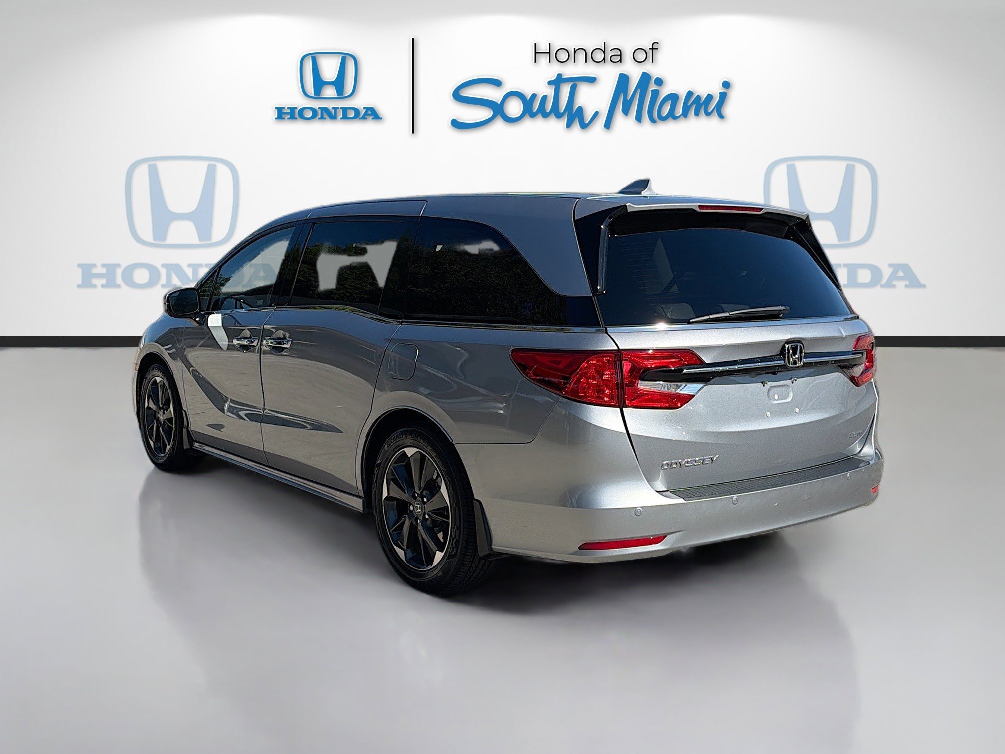 Used 2023 Honda Odyssey Elite image 5