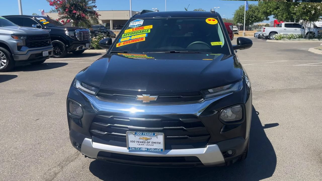 Used 2023 Chevrolet TrailBlazer LT FWD image 2