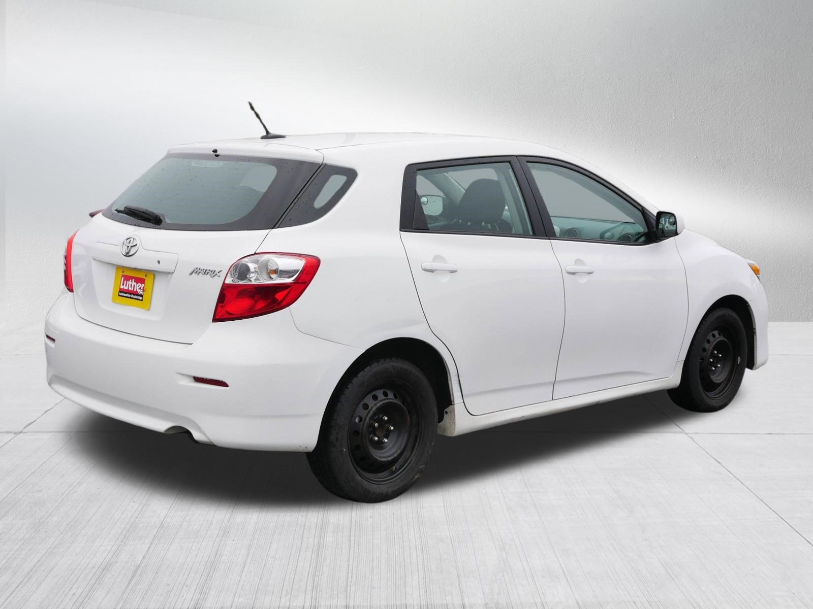 Used 2011 Toyota Matrix FWD image 3