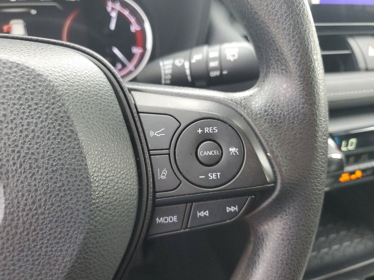 Used 2024 Toyota RAV4 XLE FWD image 19