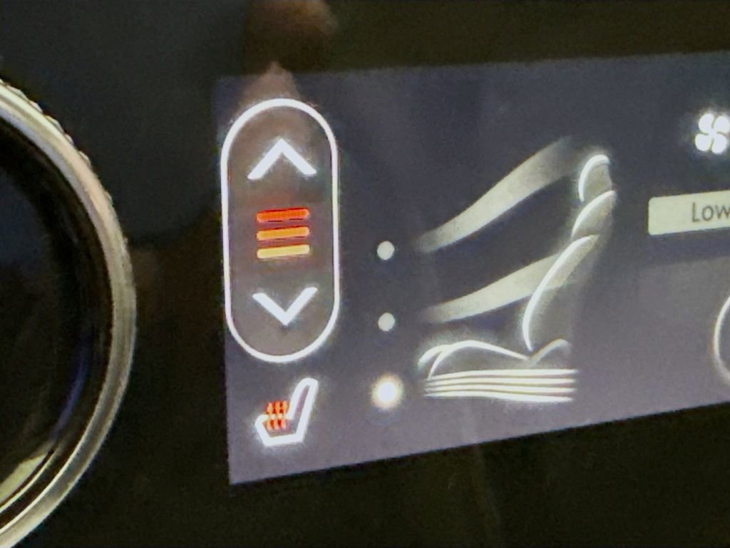 Used 2024 Genesis GV70 2.5T Advanced w/ Advanced Package image 20