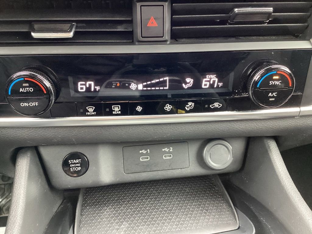 Used 2025 Nissan Rogue SV image 20