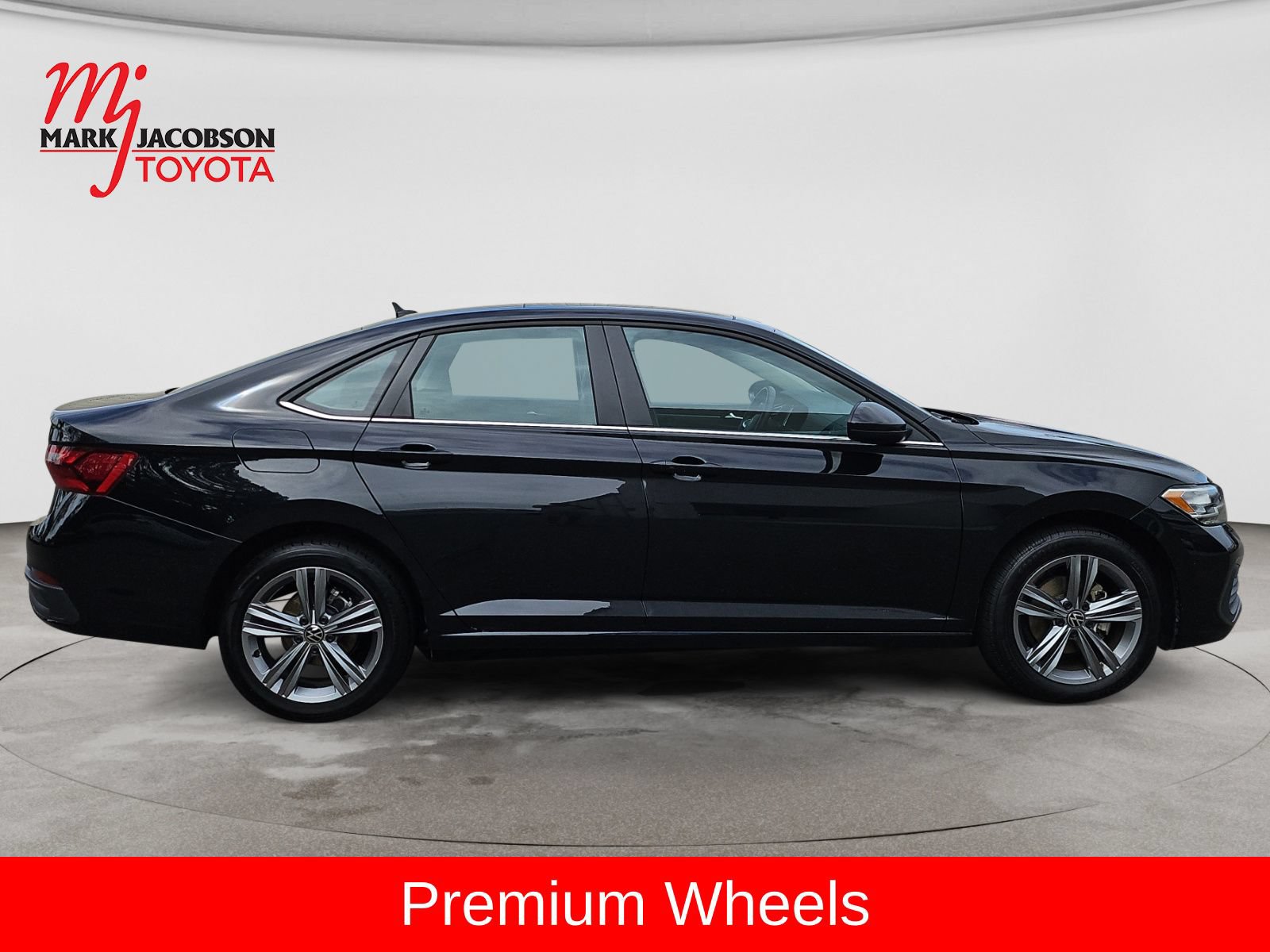 Used 2024 Volkswagen Jetta SE FWD image 6