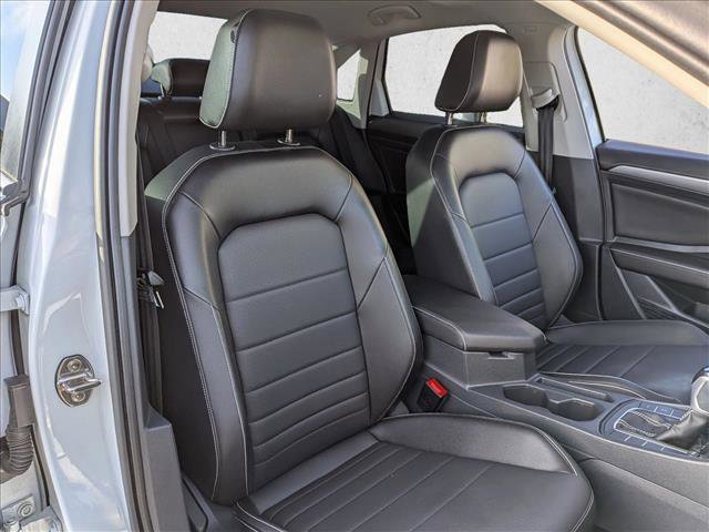 Used 2023 Volkswagen Jetta SE w/ Panoramic Sunroof Package FWD image 20