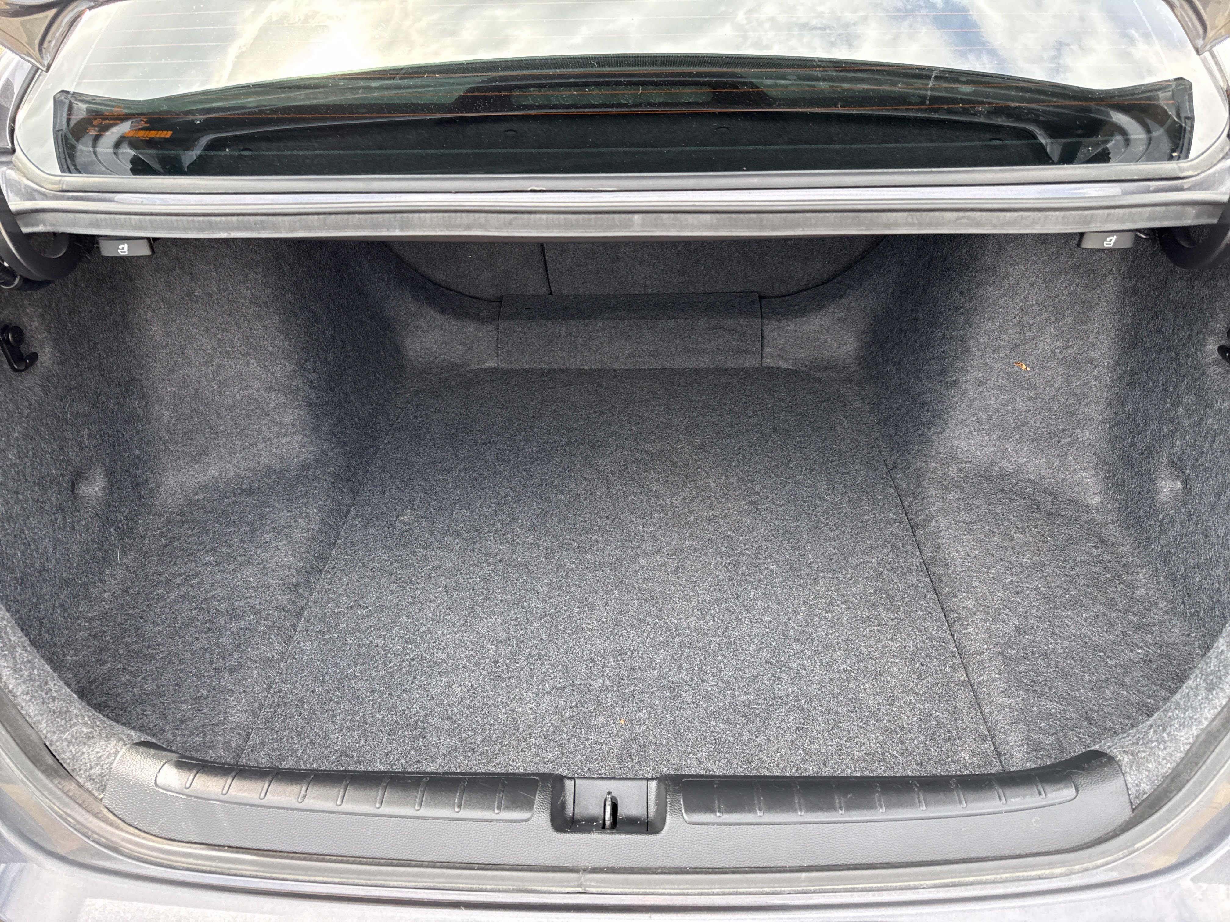 Used 2018 Honda Accord EX-L image 8