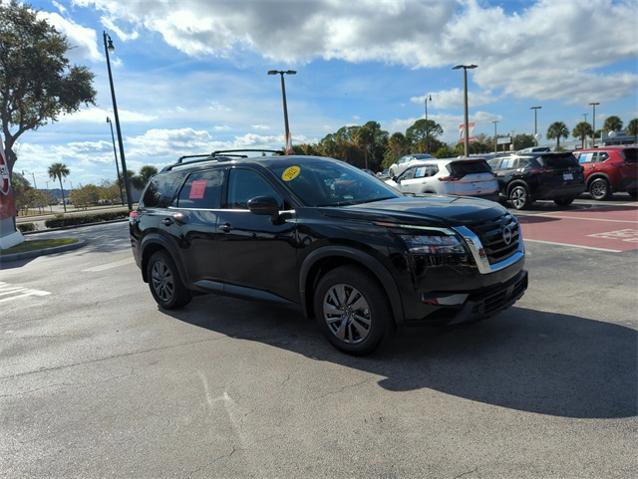 Certified 2025 Nissan Pathfinder SV w/ SV Premium Package image 2