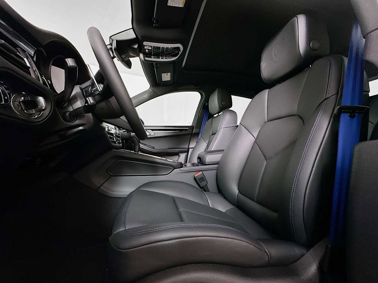 New 2026 Porsche Macan S image 5