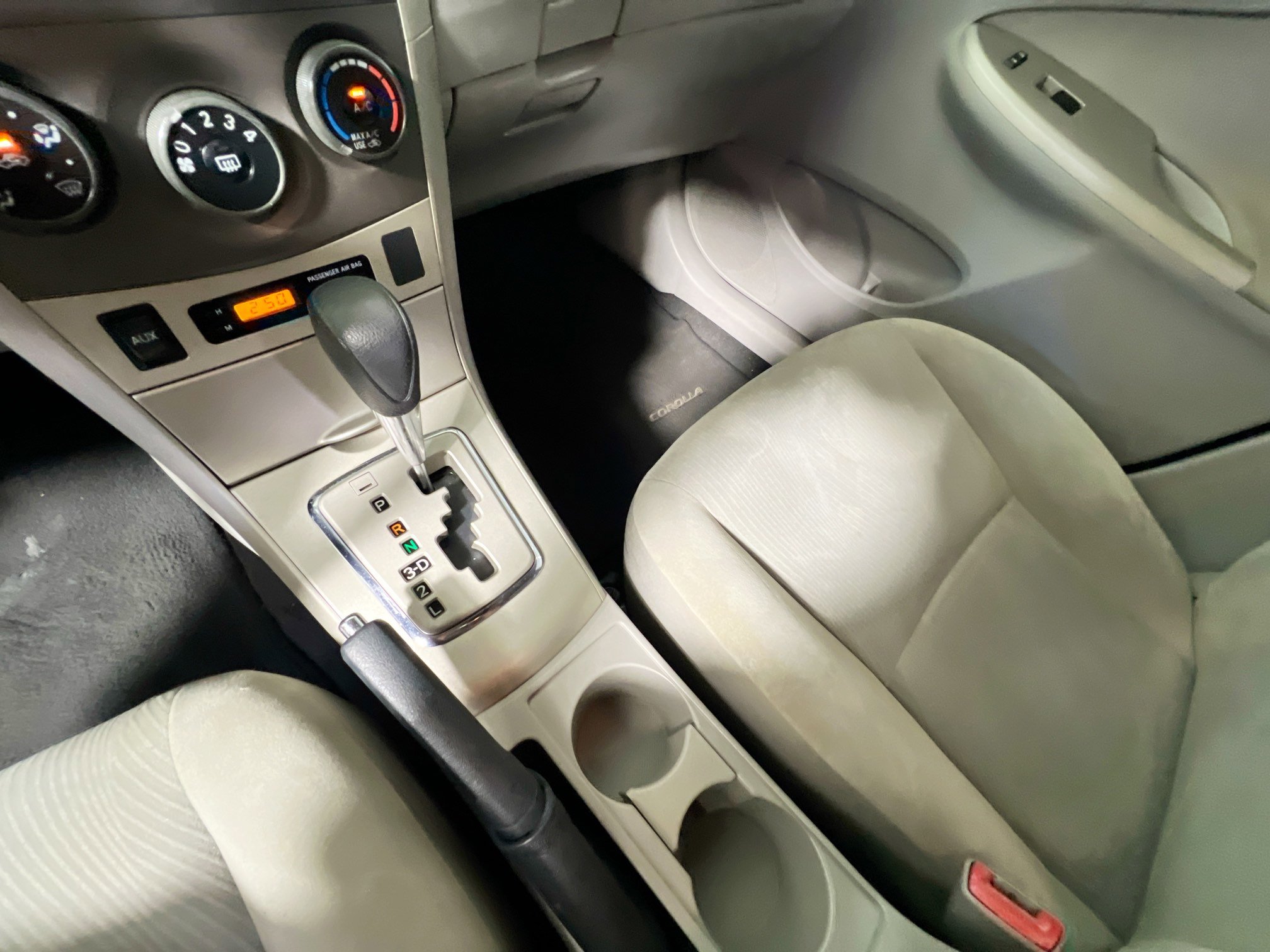 Used 2011 Toyota Corolla LE image 25