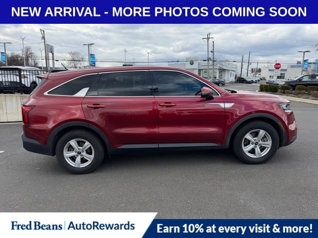Used 2022 Kia Sorento LX image 8