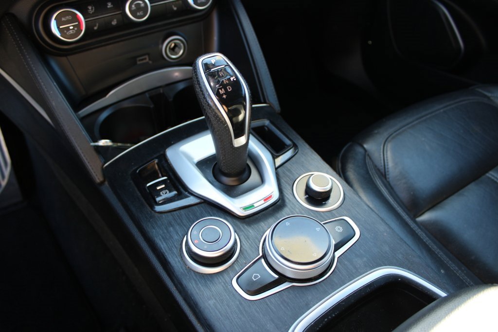 Used 2022 Alfa Romeo Stelvio Sprint image 22