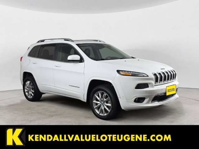 Used 2017 Jeep Cherokee Overland w/ Technology Group AWD/4WD image 3