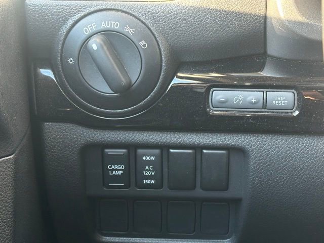 Used 2023 Nissan Titan SV w/ SV Convenience Package image 19
