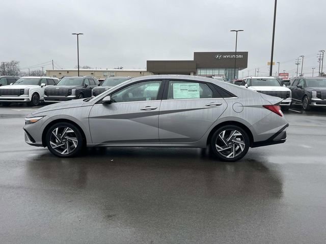 Used 2025 Hyundai Elantra Limited image 8