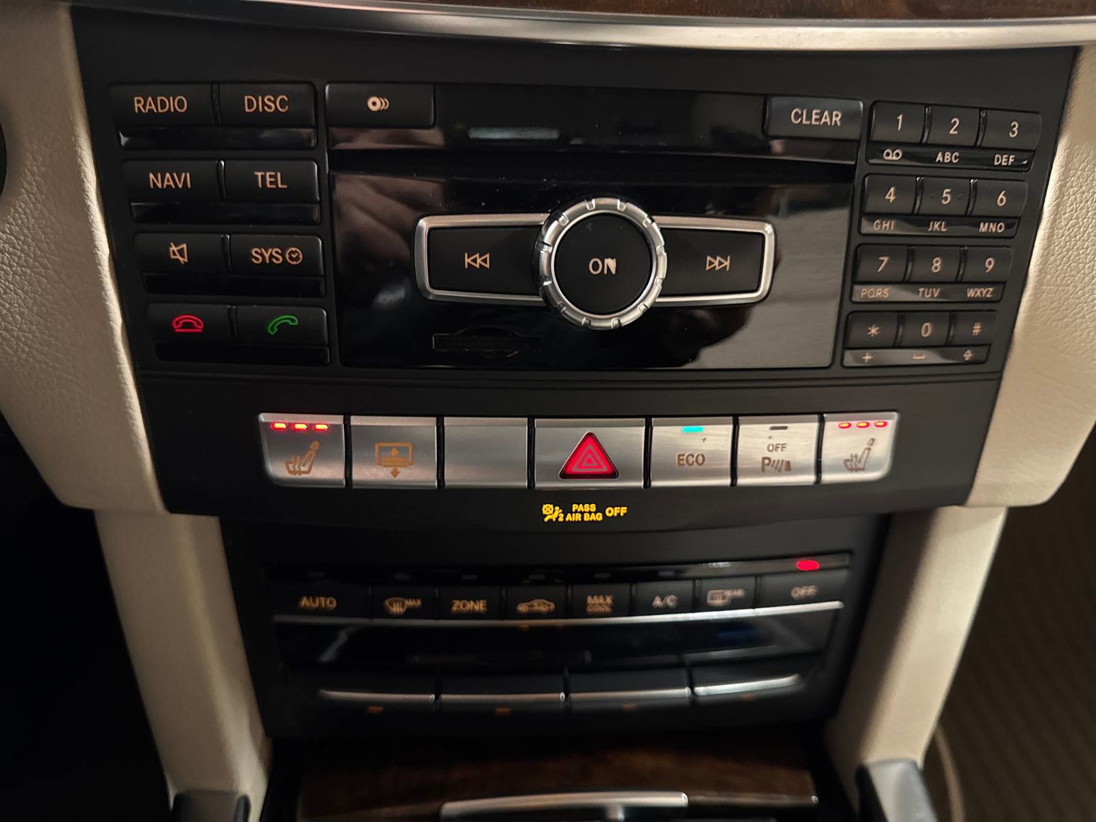 Used 2014 Mercedes-Benz E 350 4MATIC Sedan image 35