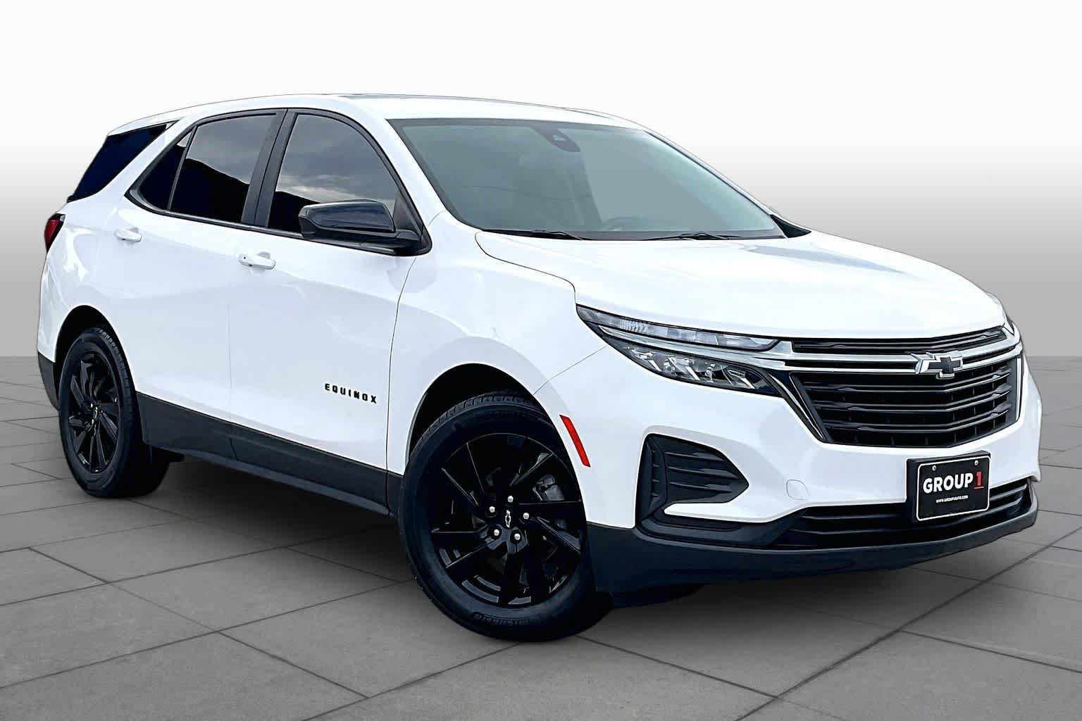 Used 2024 Chevrolet Equinox LS w/ LS Convenience Package FWD image 3