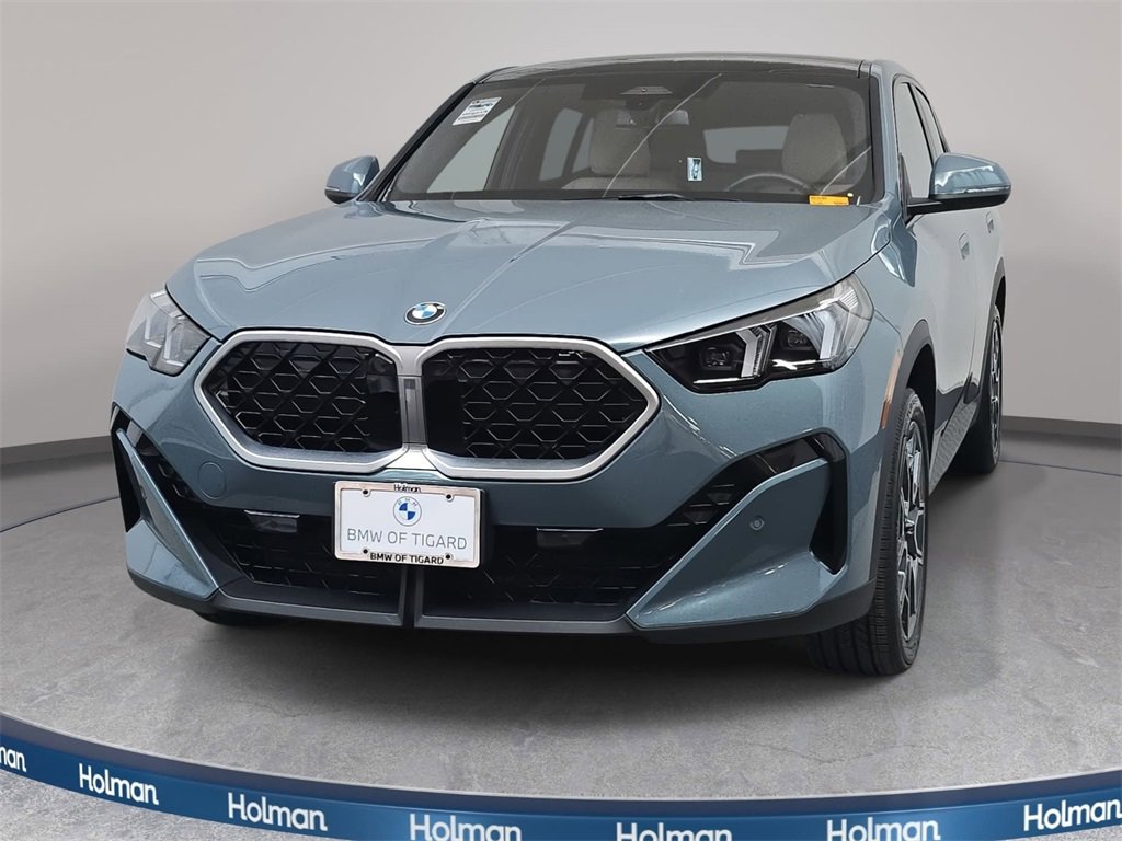 Used 2025 BMW X2 xDrive28i w/ Convenience Package image 3