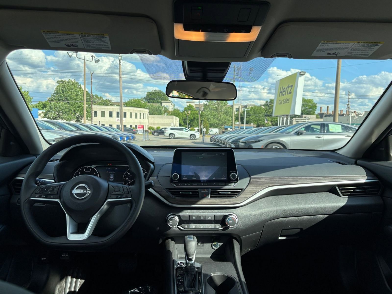 Used 2025 Nissan Altima 2.5 SV FWD image 34