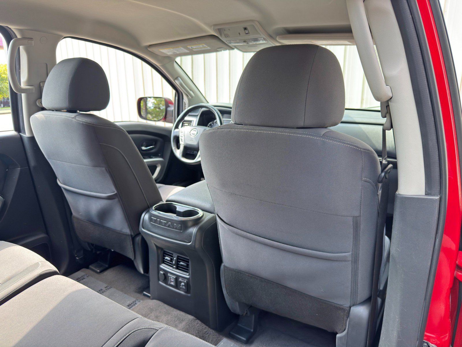 Used 2021 Nissan Titan SV w/ SV Convenience Package RWD image 30