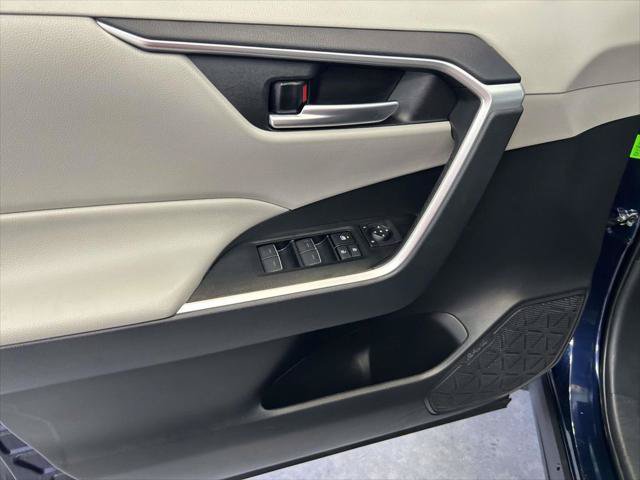 Certified 2025 Toyota RAV4 XLE w/ Convenience Package FWD image 17